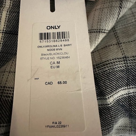 Only Black and White Plaid Button Up NWT Size M - Picture 2 of 5